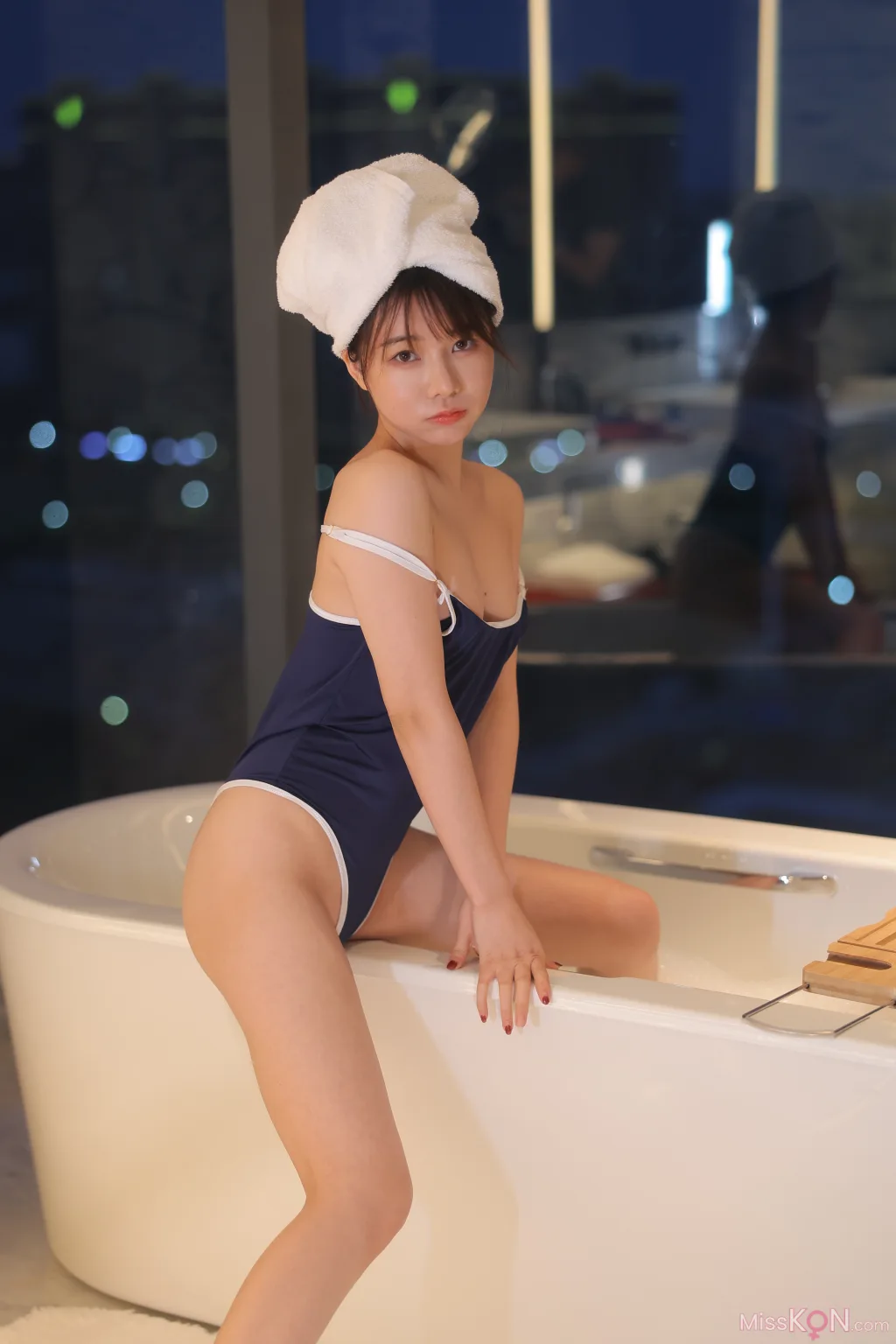 [Private Photoshoot] 绾绾么: R18 秀人网模特 泡泡浴 (733 photos)