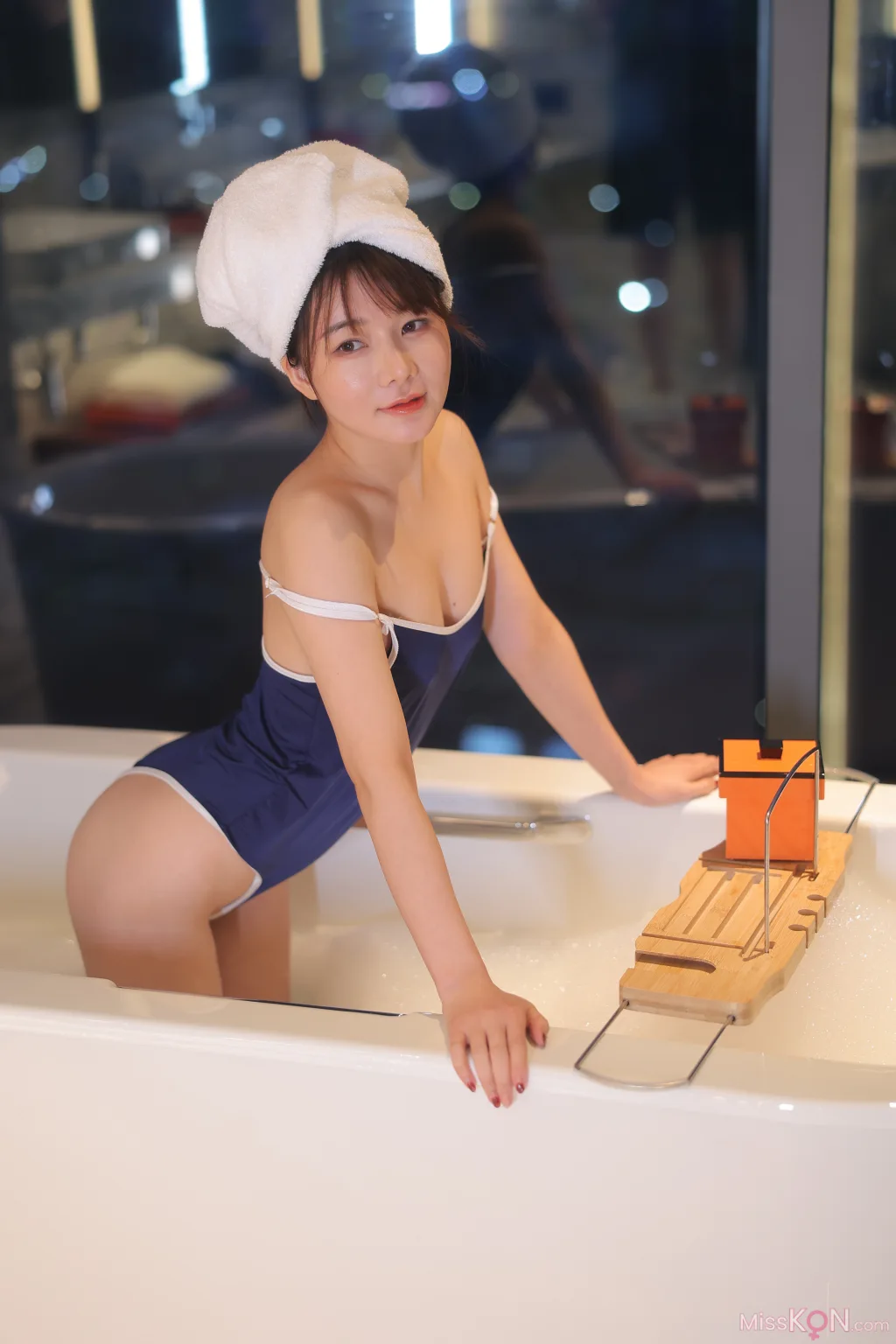 [Private Photoshoot] 绾绾么: R18 秀人网模特 泡泡浴 (733 photos)